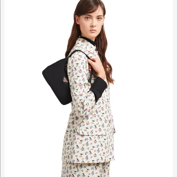 NWOT Prada Re-Edition 2000 Nylon Mini Bag - Picture 8 of 11